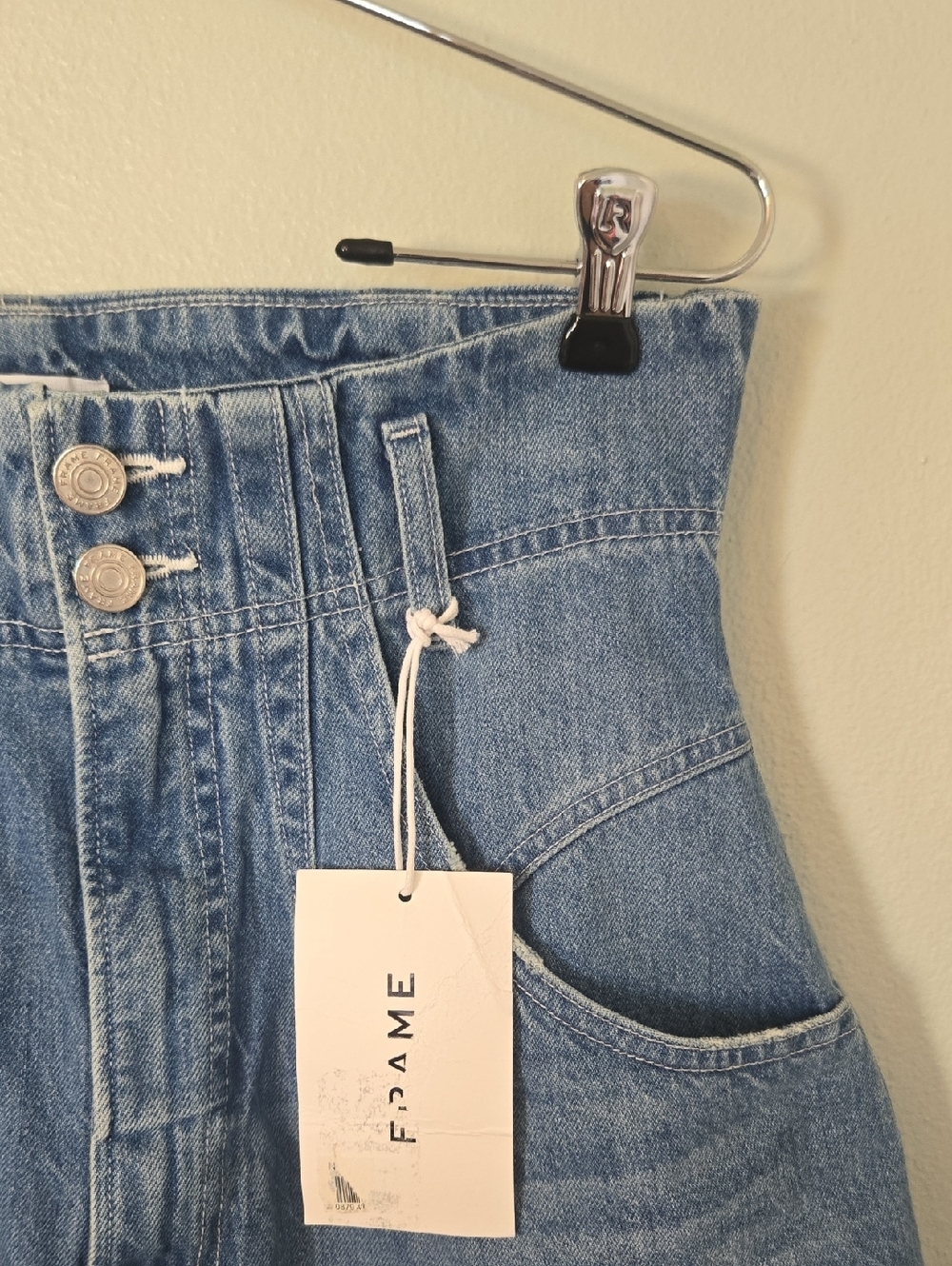 Frame x Anthropologie | NWT High Rise Darted Waist Wide Leg Denim Shorts Size 29 - Picture 6 of 10
